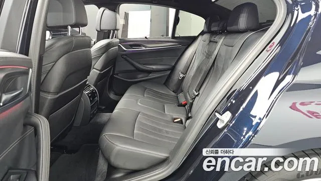 BMW 5 серии 2023 thumb 11