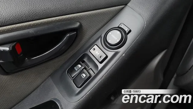 Hyundai Starex 2012 thumb 11