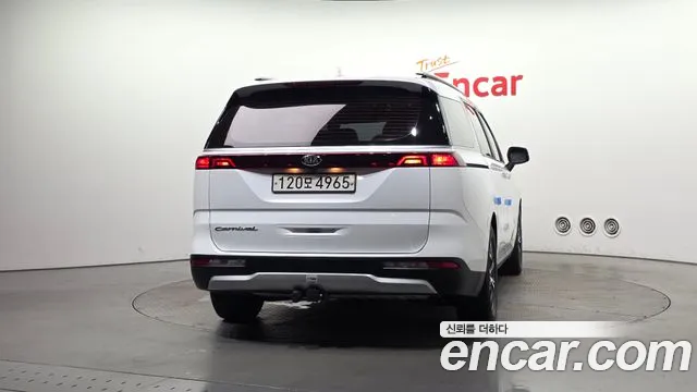 Kia Carnival 2021 thumb 12