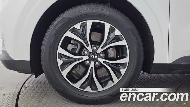 Kia Carnival 2021 thumb 9