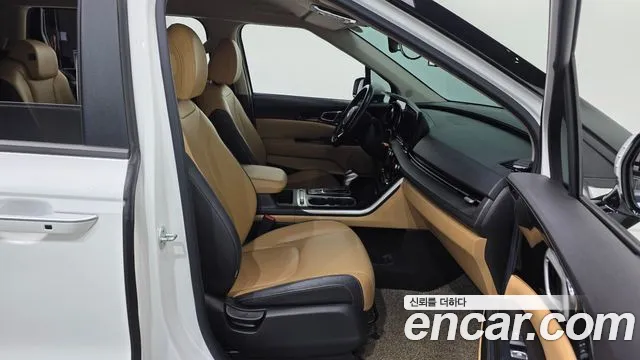 Kia Carnival 2021 thumb 4