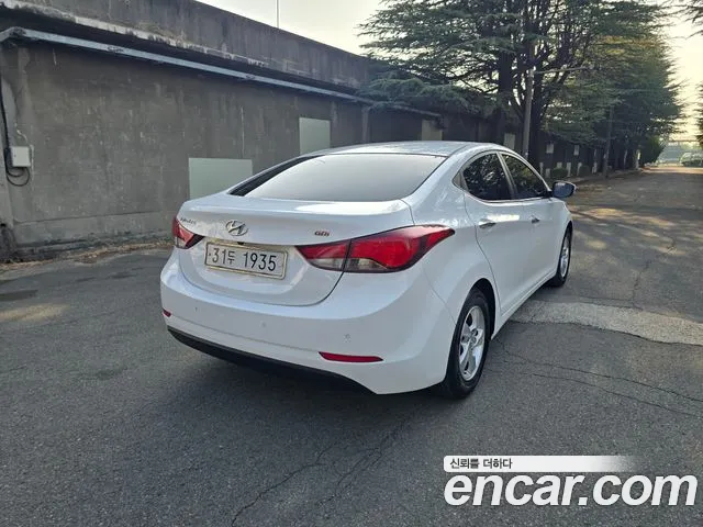 Hyundai Elantra 2015 thumb 4