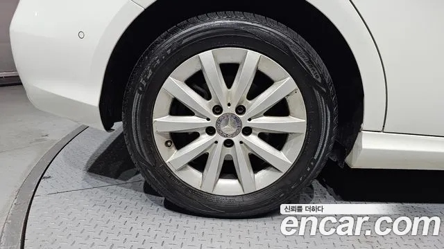 Mercedes-Benz B-Class 2015 thumb 11