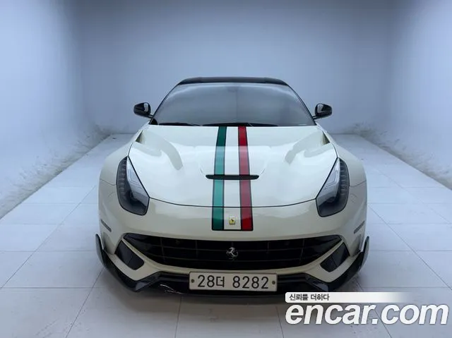 Ferrari F12 Berlinetta 2014 thumb 7