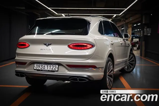 Bentley Bentayga 2025 thumb 5