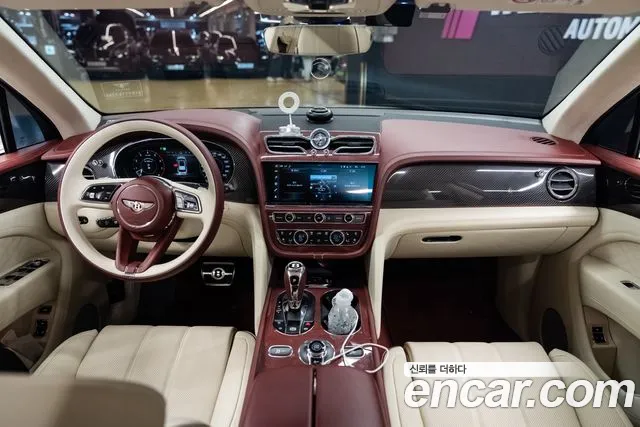 Bentley Bentayga 2025 thumb 4