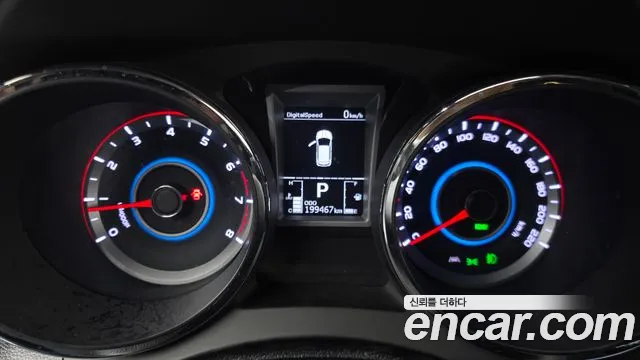 KGM Tivoli 2017 thumb 3