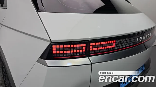 Hyundai Ioniq5 2022 thumb 2