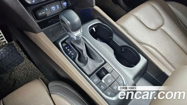 Hyundai Santa Fe 2018 thumb 8