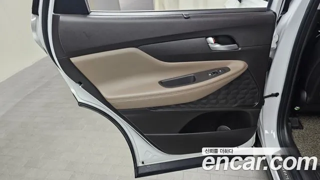 Hyundai Santa Fe 2018 thumb 10