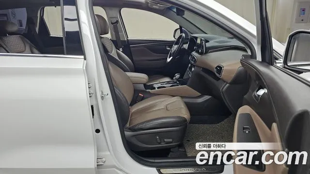 Hyundai Santa Fe 2018 thumb 4