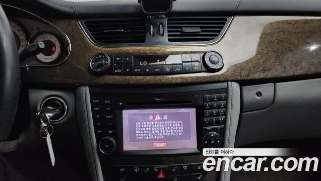 Mercedes-Benz CLS-Class 2009 thumb 2