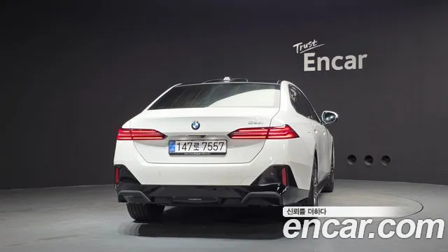 BMW 5 серии 2025 thumb 4