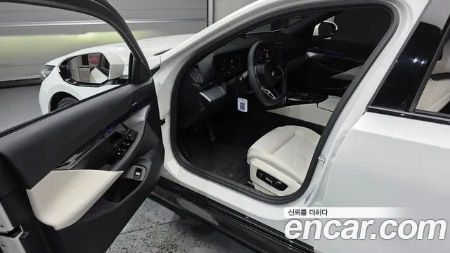 BMW 5 серии 2025 thumb 10