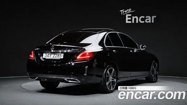 Mercedes-Benz C-Class 2019 thumb 12