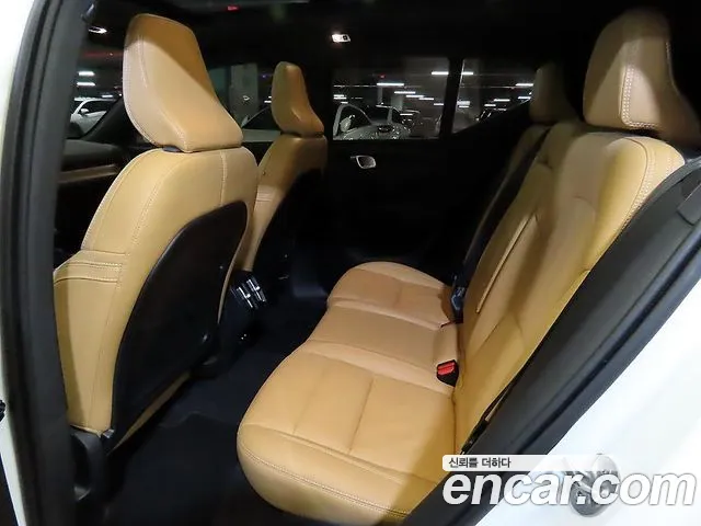 Volvo XC40 2022 thumb 11