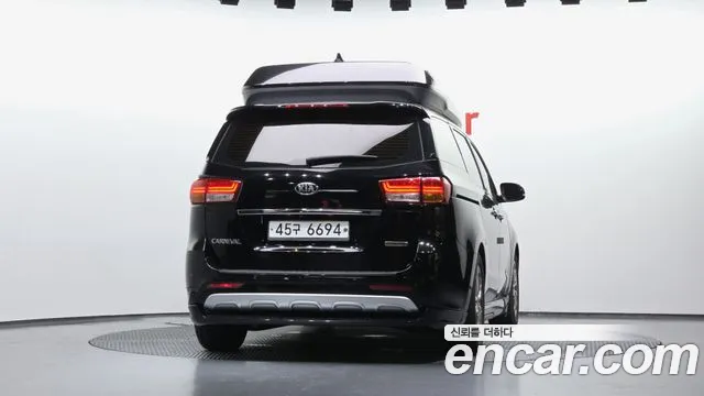 Kia Carnival 2014 thumb 12