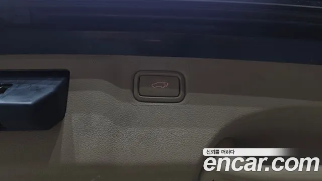 Kia Carnival 2014 thumb 11