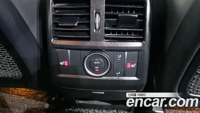 Mercedes-Benz GL-Class 2016 thumb 9
