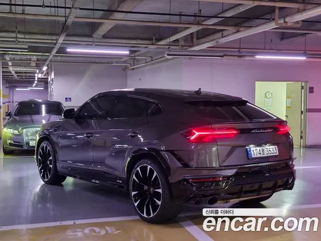 Lamborghini Urus 2024 thumb 6