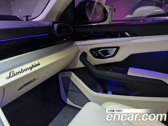 Lamborghini Urus 2024 thumb 4
