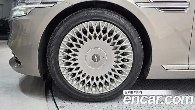 Genesis G90 2019 thumb 2