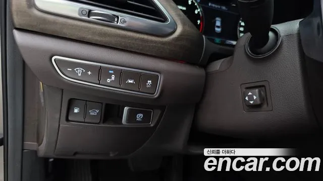 Genesis G90 2019 thumb 12