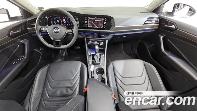 Volkswagen Jetta 2021 thumb 2