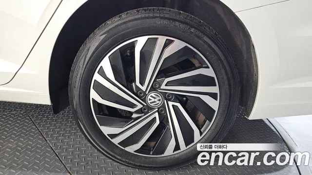 Volkswagen Jetta 2021 thumb 11