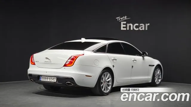 Jaguar XJ 2019 thumb 8