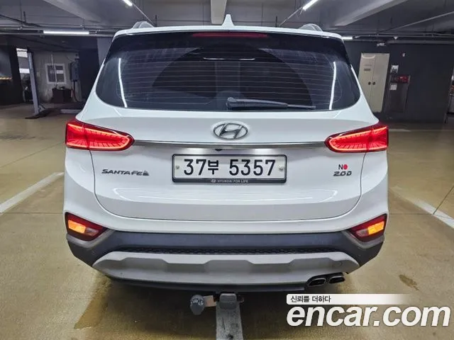 Hyundai Santa Fe 2018 thumb 3
