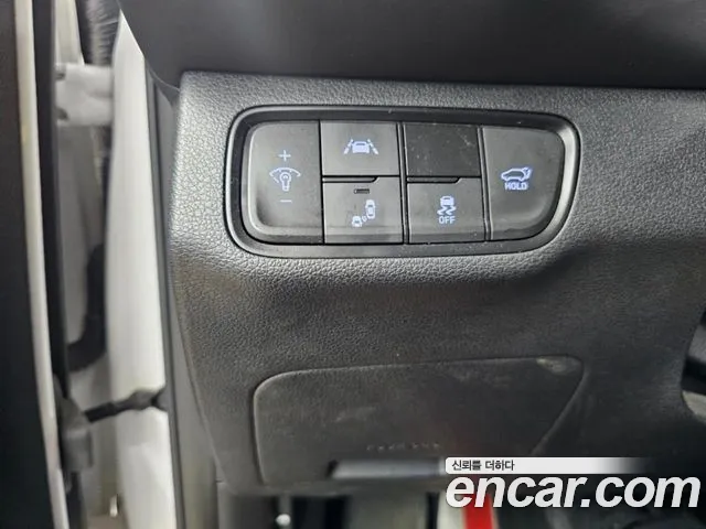 Hyundai Santa Fe 2018 thumb 5