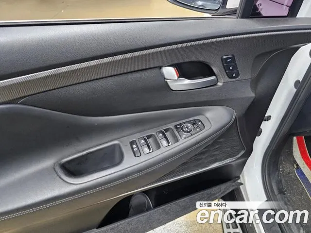 Hyundai Santa Fe 2018 thumb 4