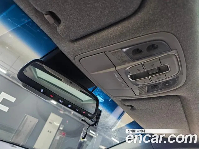Hyundai Santa Fe 2018 thumb 8