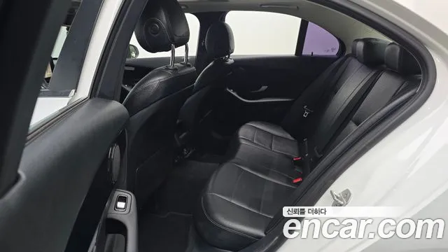 Mercedes-Benz C-Class 2015 thumb 4