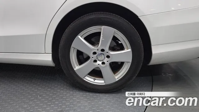 Mercedes-Benz C-Class 2015 thumb 8