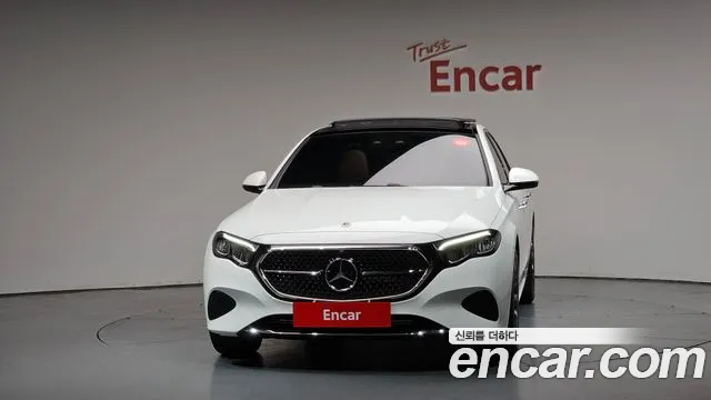 Mercedes-Benz E-Class 2026 thumb 12