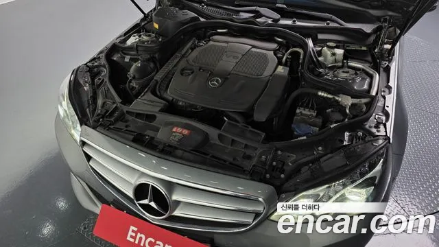 Mercedes-Benz E-Class 2015 thumb 8