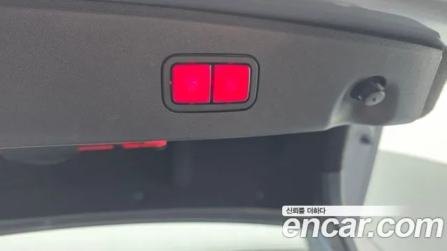 Mercedes-Benz E-Class 2015 thumb 4