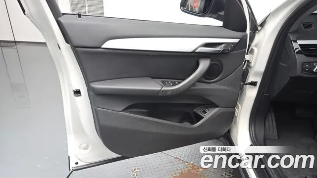 BMW X1 2018 thumb 2