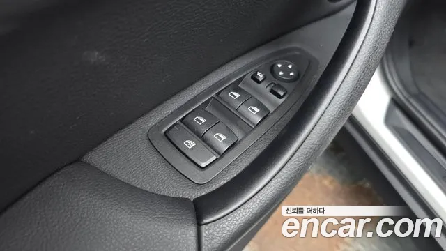 BMW X1 2018 thumb 4