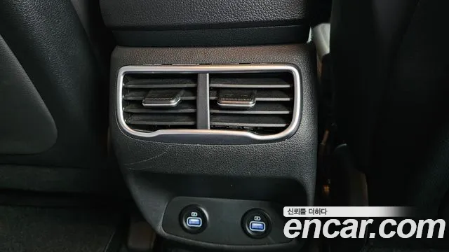 Hyundai Santa Fe 2022 thumb 2
