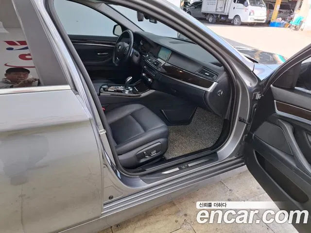 BMW 5 серии 2014 thumb 11