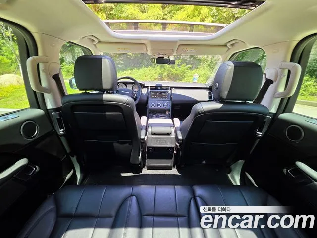 Land Rover Discovery 2019 thumb 9