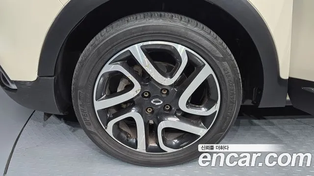 Renault QM3 2014 thumb 12