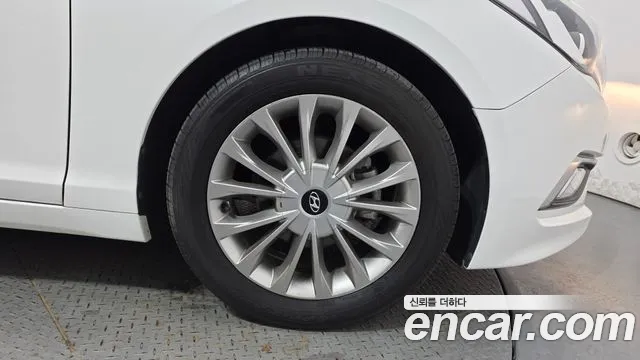 Hyundai LF 2016 thumb 11