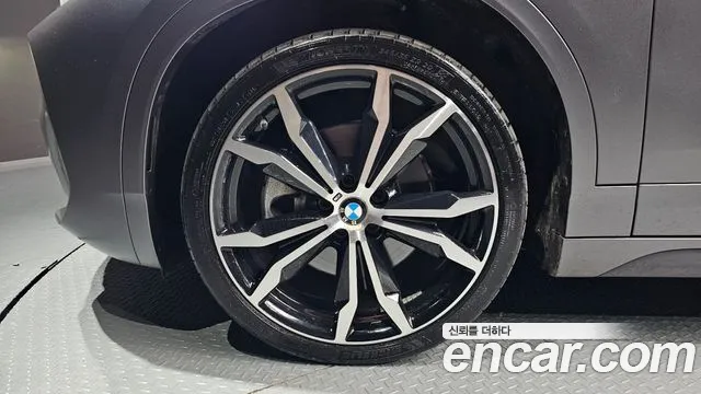 BMW X2 2018 thumb 8