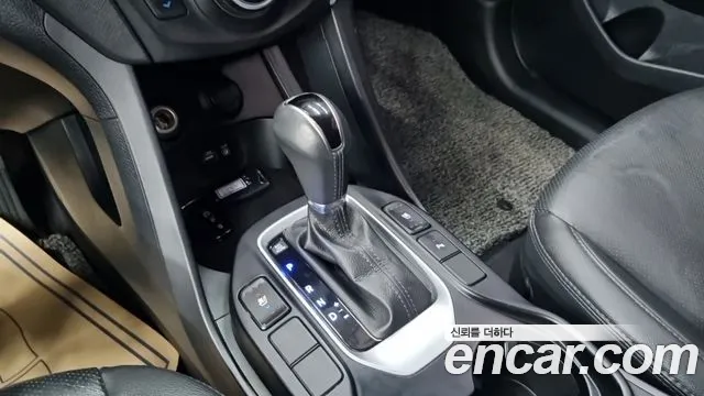 Hyundai Santa Fe 2016 thumb 9