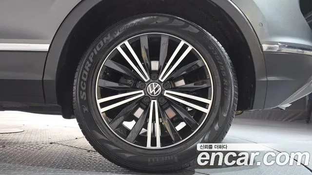 Volkswagen Tiguan 2020 thumb 4