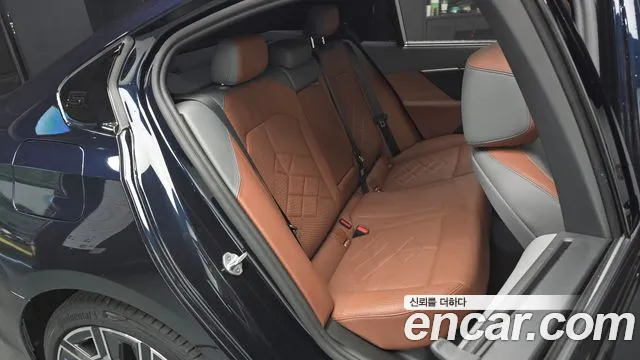 BMW 5 серии 2025 thumb 10